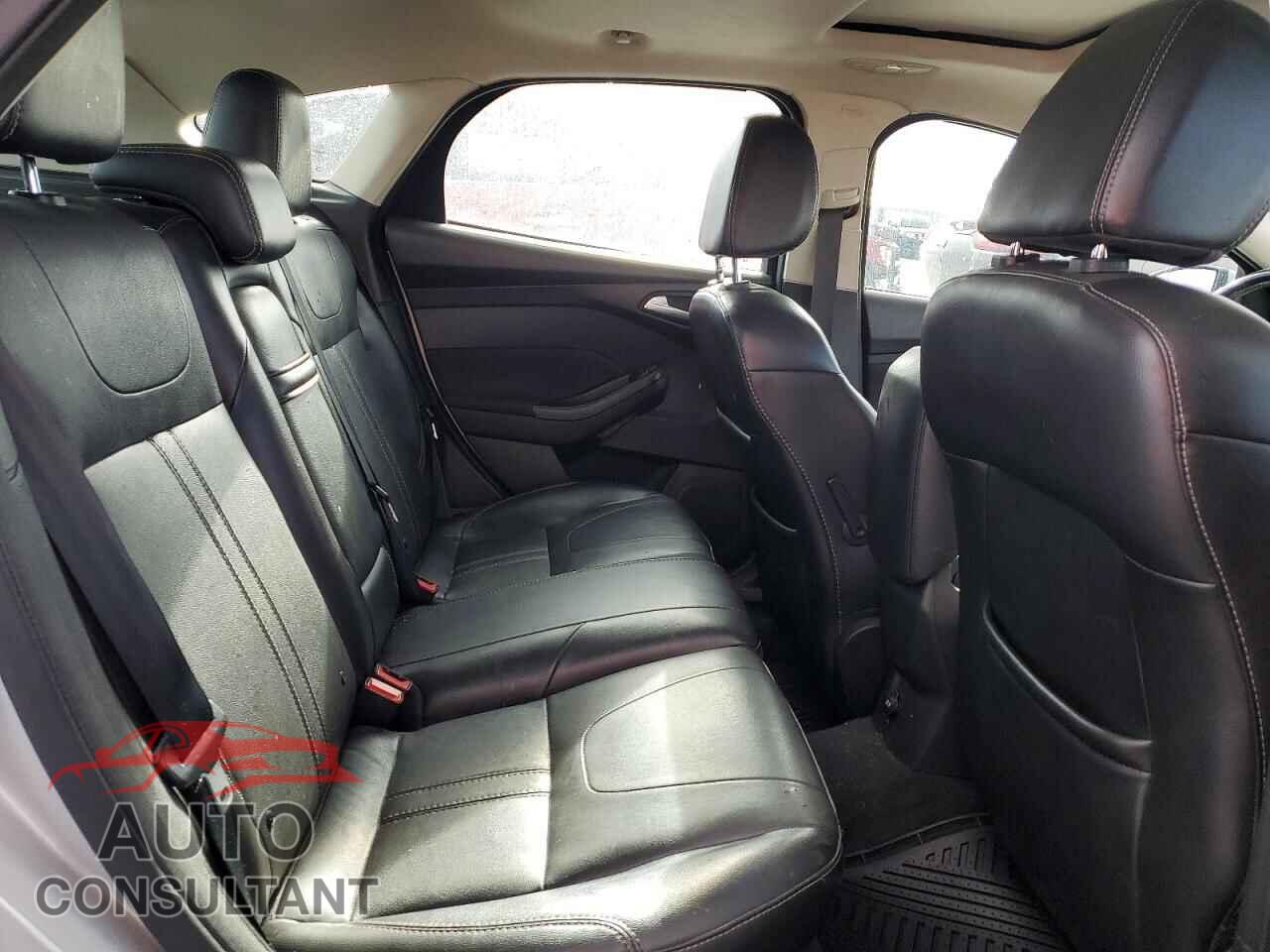FORD FOCUS 2012 - 1FAHP3M21CL469148