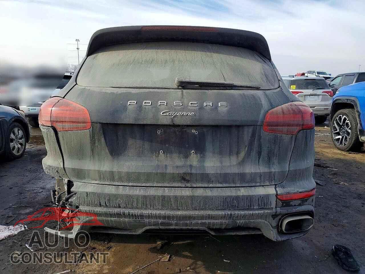 PORSCHE CAYENNE 2018 - WP1AA2A26JKA06564