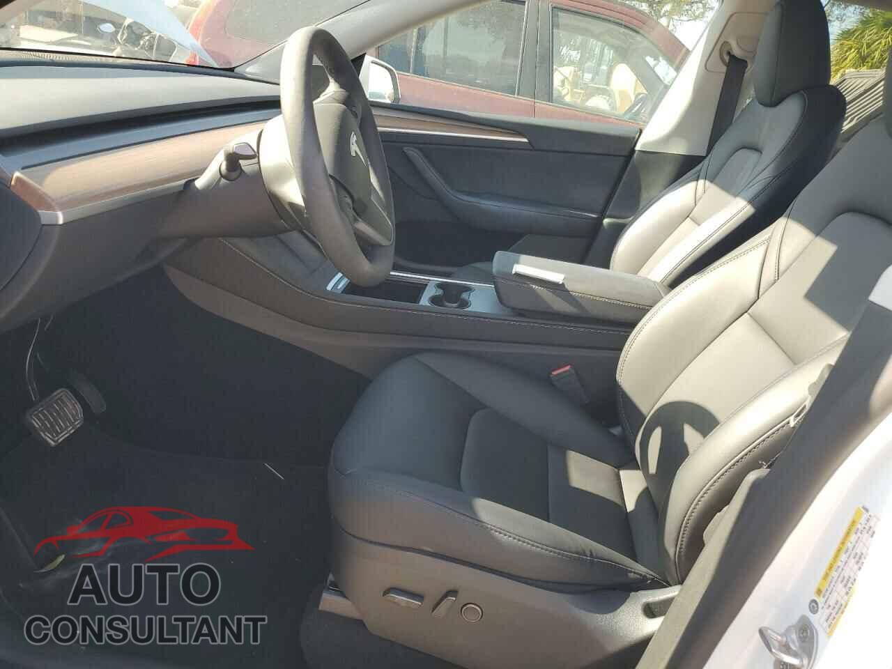 TESLA MODEL Y 2024 - 7SAYGDED5RF044398
