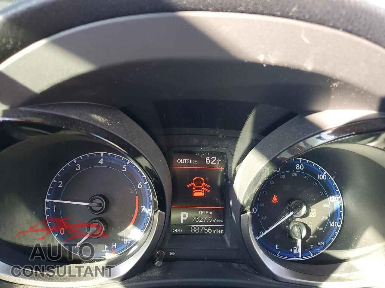 TOYOTA COROLLA 2015 - 2T1BURHE7FC257575