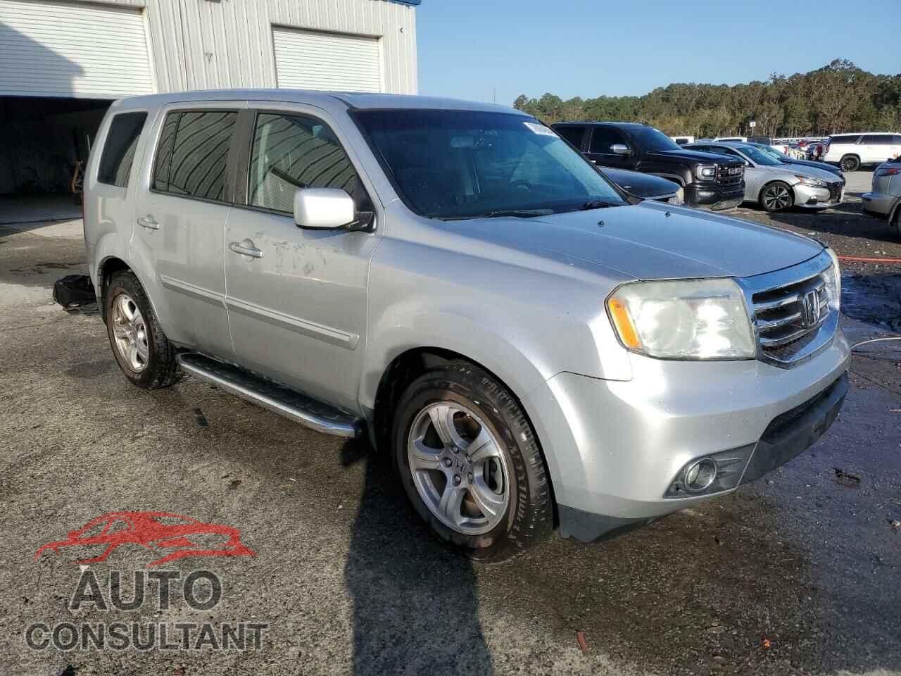 HONDA PILOT 2015 - 5FNYF3H67FB025323