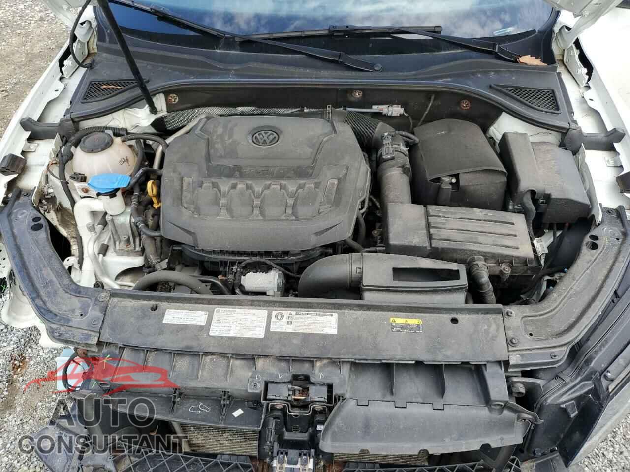 VOLKSWAGEN PASSAT 2018 - 1VWAA7A31JC015378