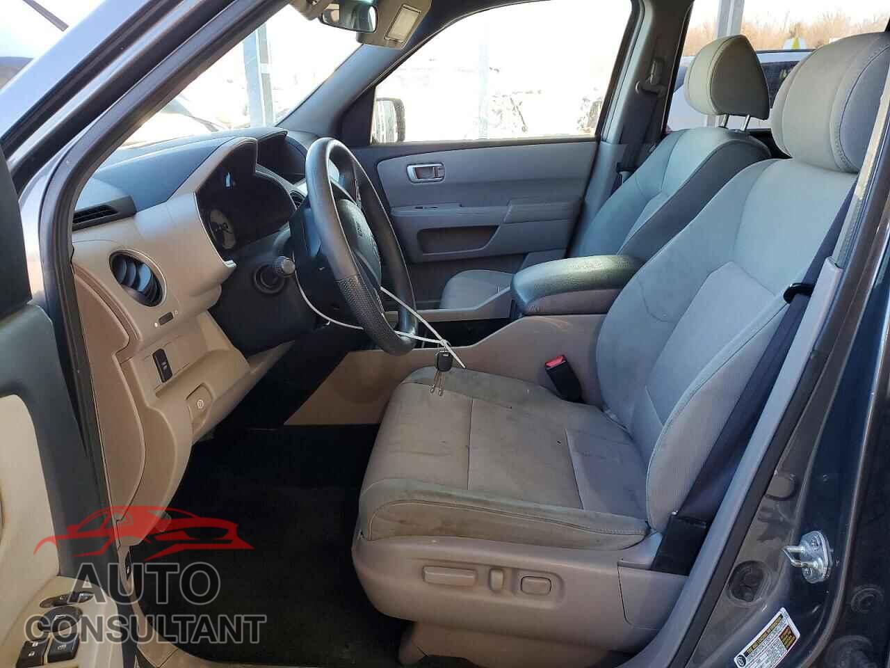 HONDA PILOT 2010 - 5FNYF4H49AB008357