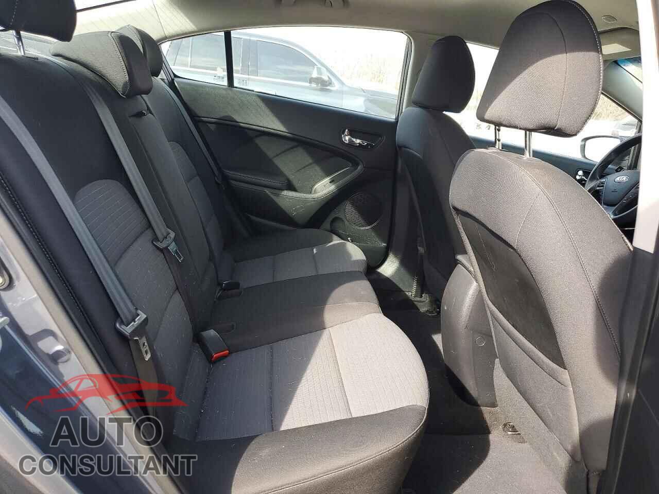 KIA FORTE 2015 - KNAFX4A67F5358074