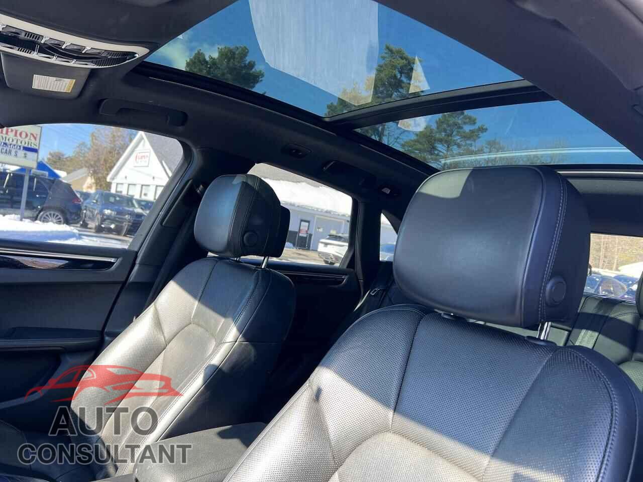 PORSCHE MACAN 2017 - WP1AB2A58HLB10081