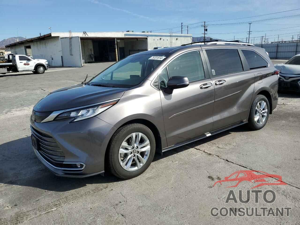 TOYOTA SIENNA 2022 - 5TDZSKFC9NS058286