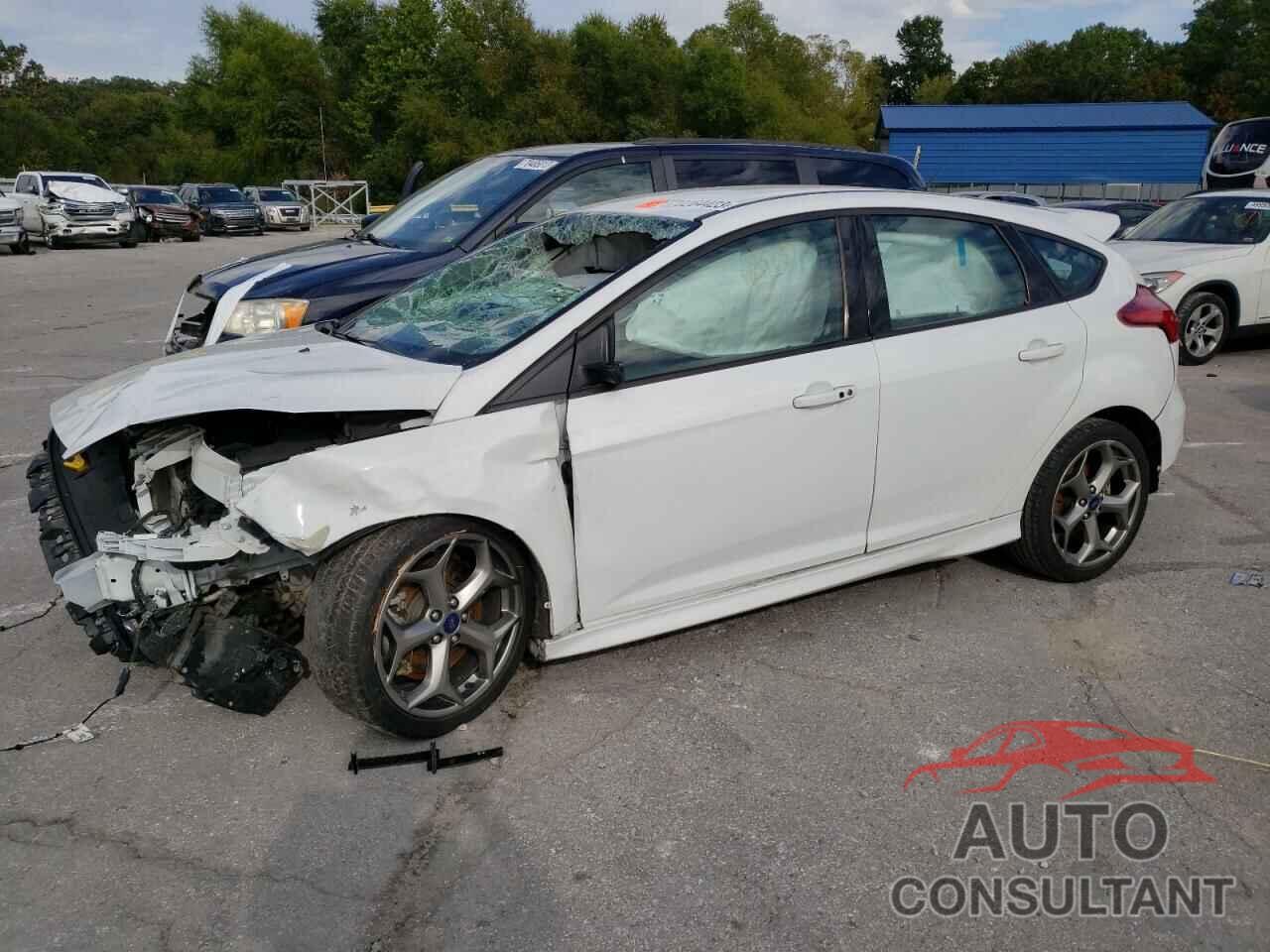 FORD FOCUS 2017 - 1FADP3L95HL270916