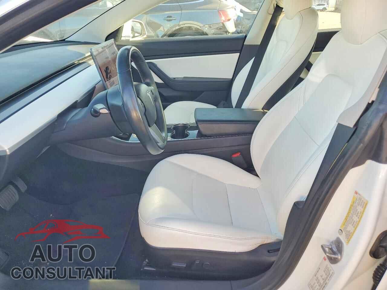 TESLA MODEL 3 2018 - 5YJ3E1EB8JF135471