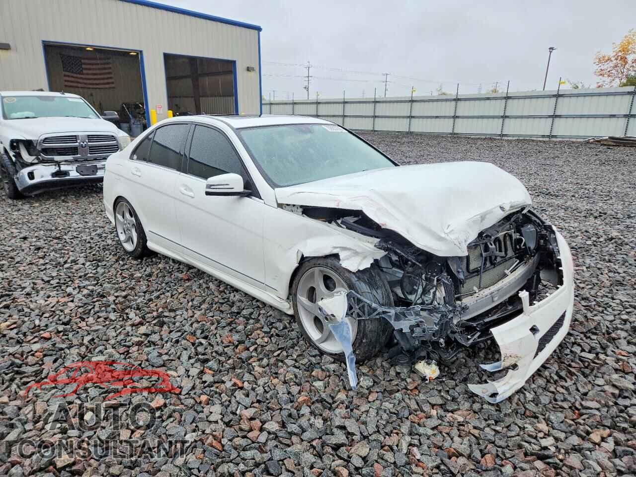 MERCEDES-BENZ C-CLASS 2013 - WDDGF8AB7DA822456
