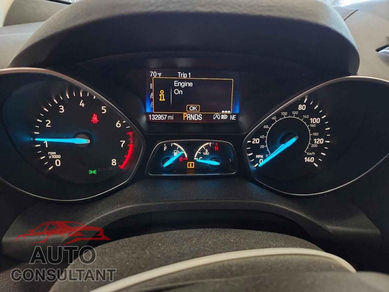 FORD ESCAPE 2017 - 1FMCU0JD9HUD84752