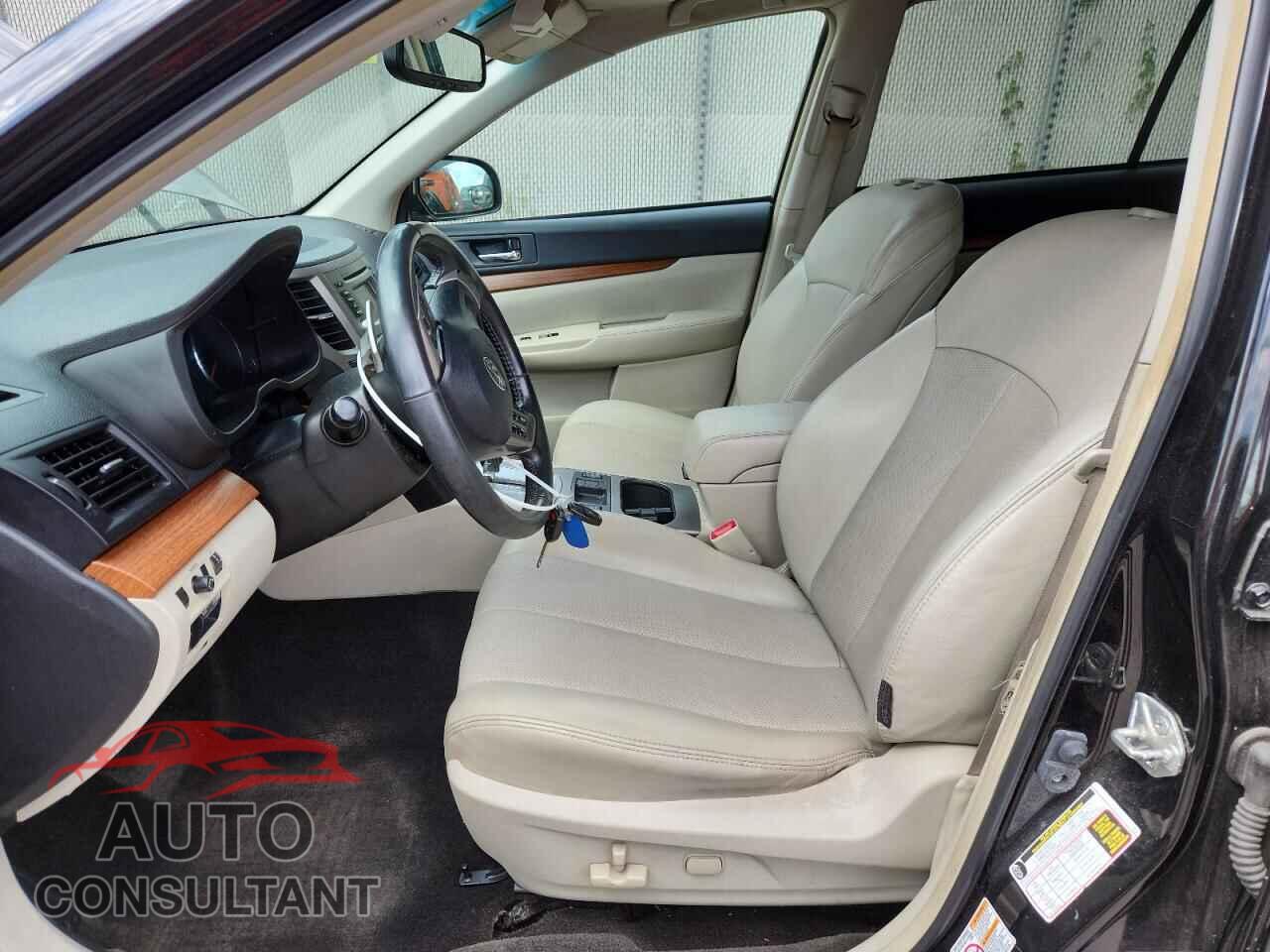 SUBARU OUTBACK 2013 - 4S4BRBKC3D3306076