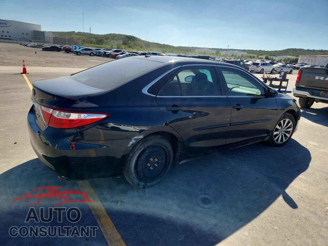 TOYOTA CAMRY 2016 - 4T4BF1FK2GR560466
