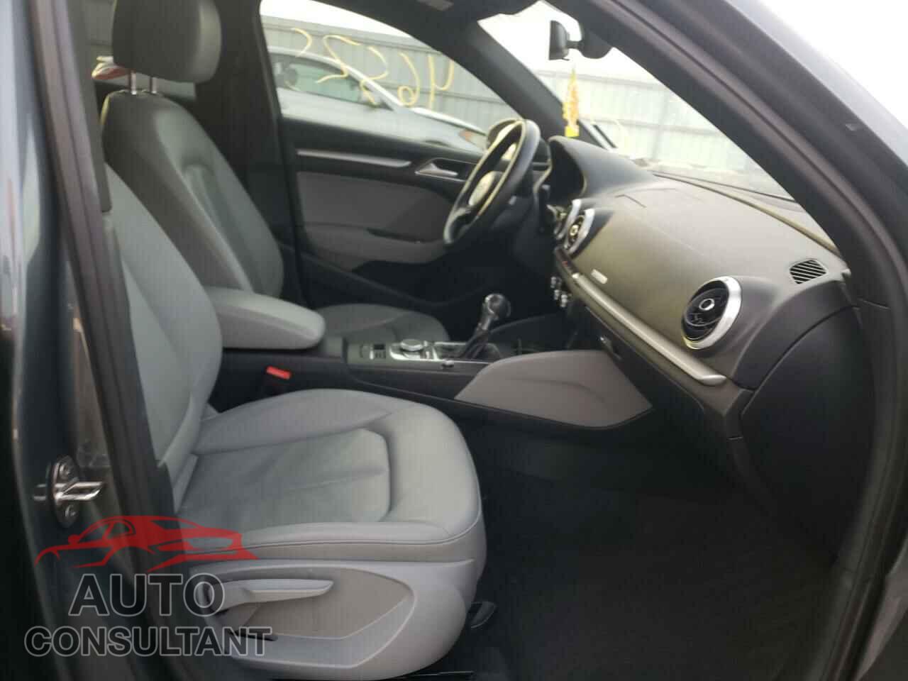 AUDI A3 2018 - WAUAUGFF9J1002657