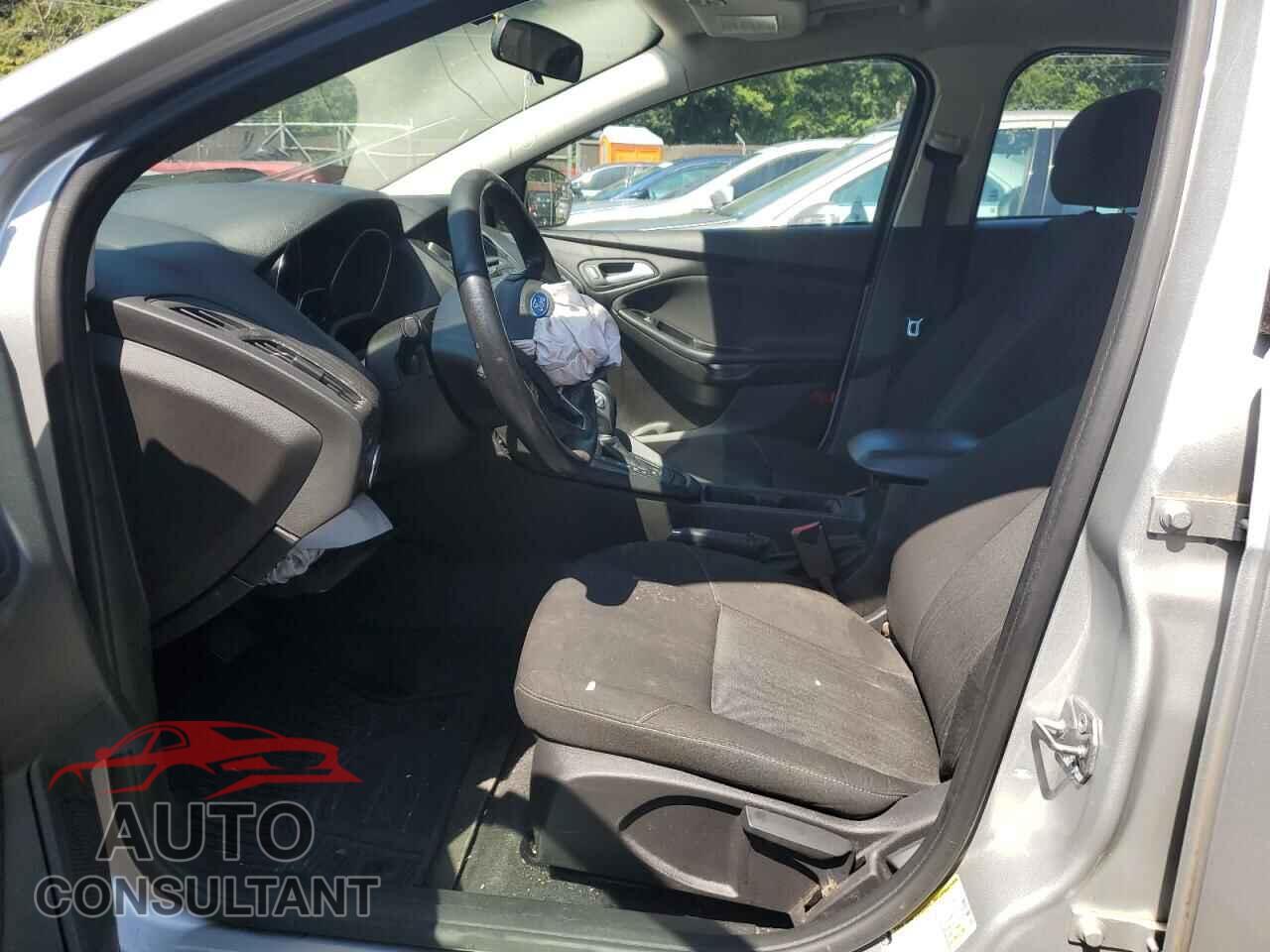 FORD FOCUS 2015 - 1FADP3K26FL366359