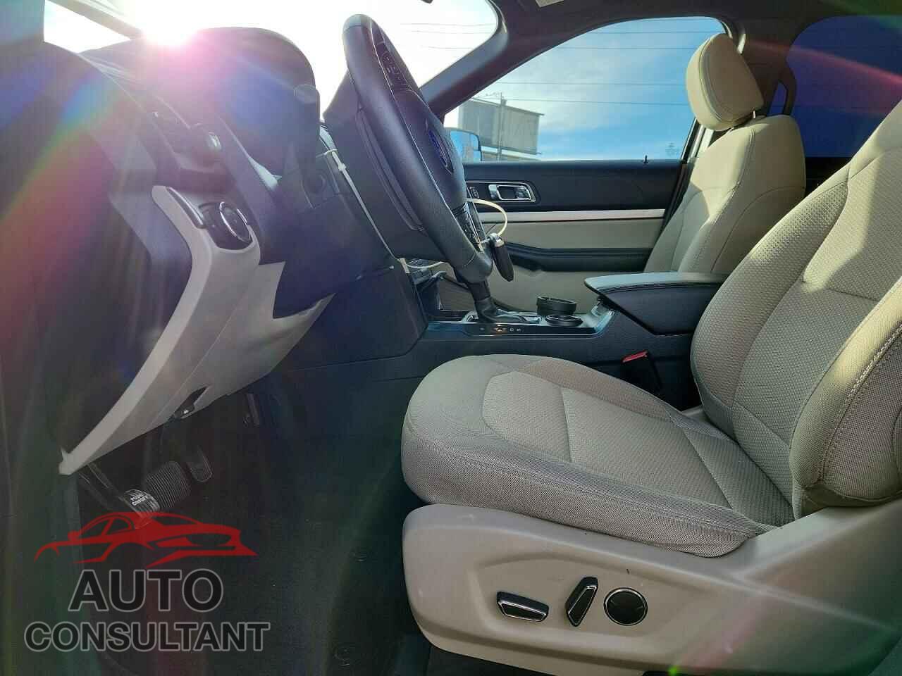 FORD EXPLORER 2018 - 1FM5K7D89JGA17764
