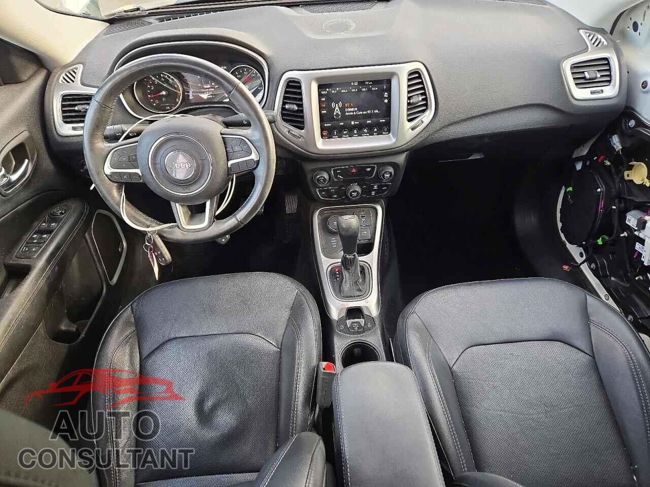 JEEP COMPASS 2019 - 3C4NJDCB8KT669999