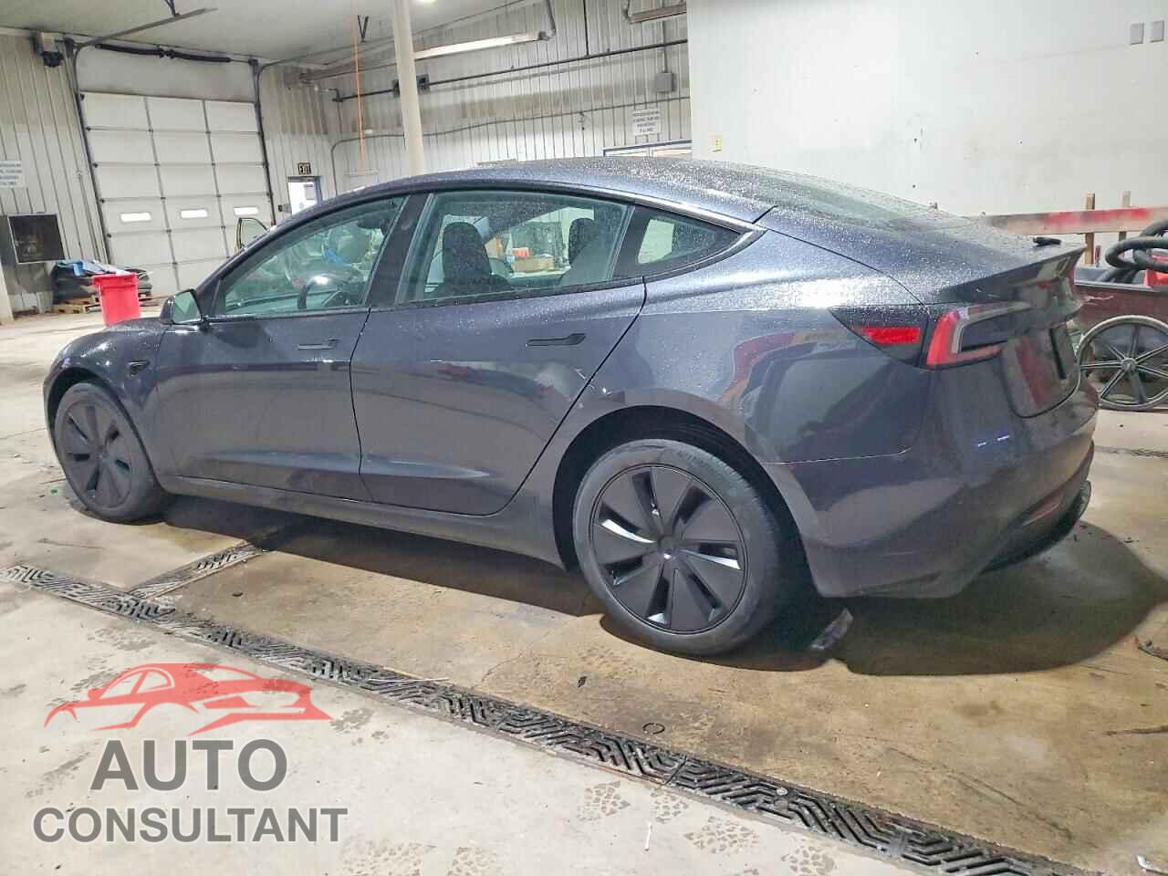 TESLA MODEL 3 2024 - 5YJ3E1EA9RF735869
