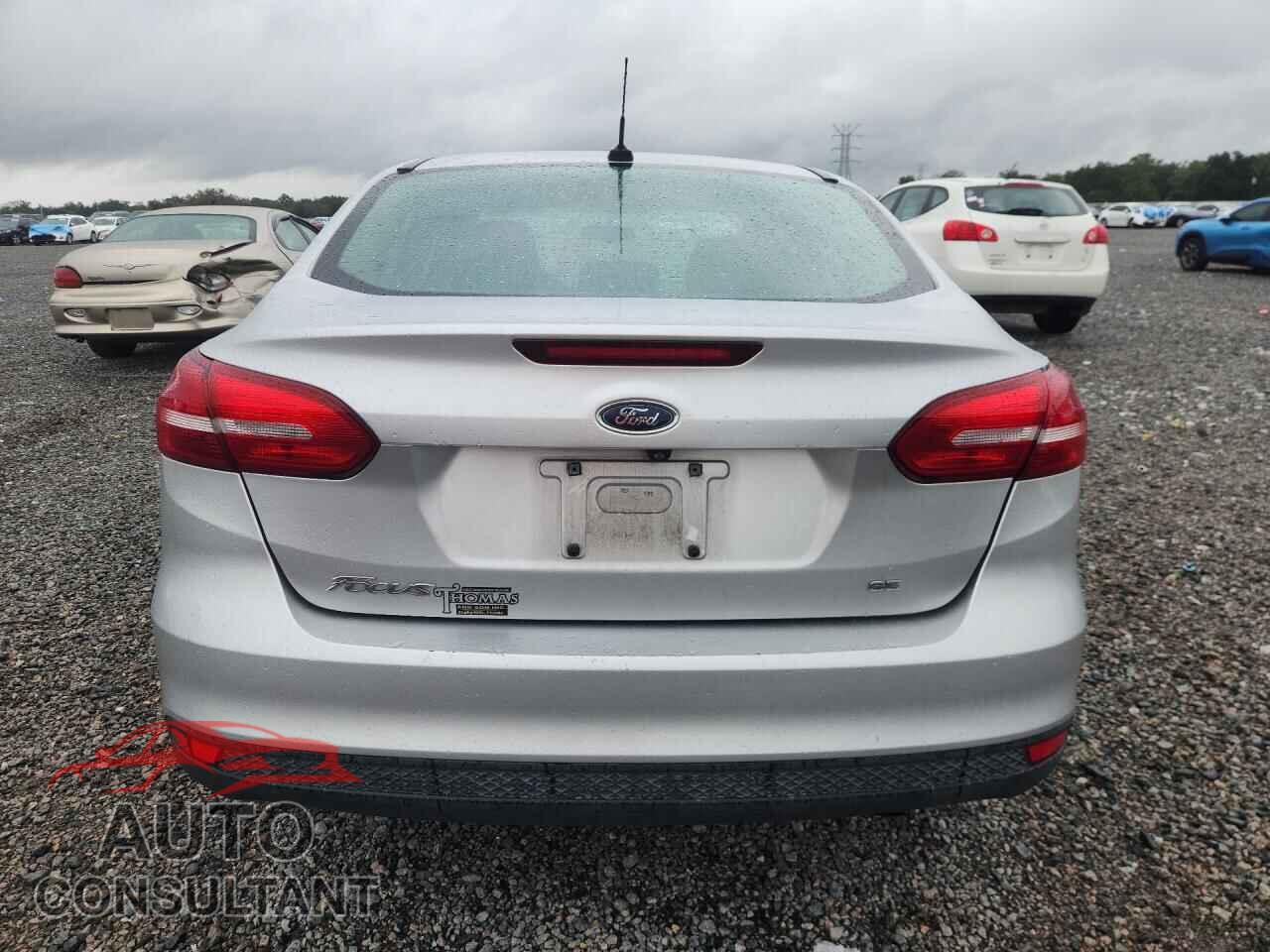 FORD FOCUS 2018 - 1FADP3F2XJL324439