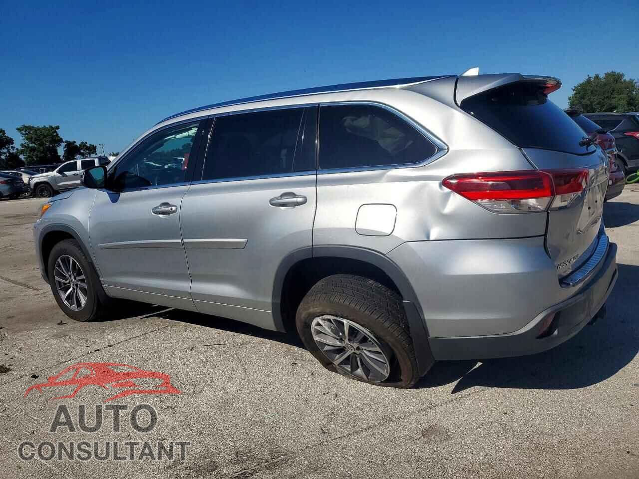 TOYOTA HIGHLANDER 2018 - 5TDJZRFH3JS863059