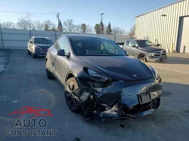 TESLA MODEL Y 2024 - 7SAYGDEE1RF117596