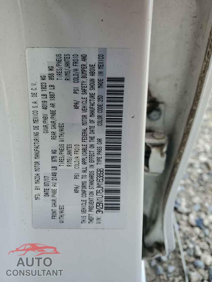 MAZDA 3 2018 - 3MZBN1U76JM163898