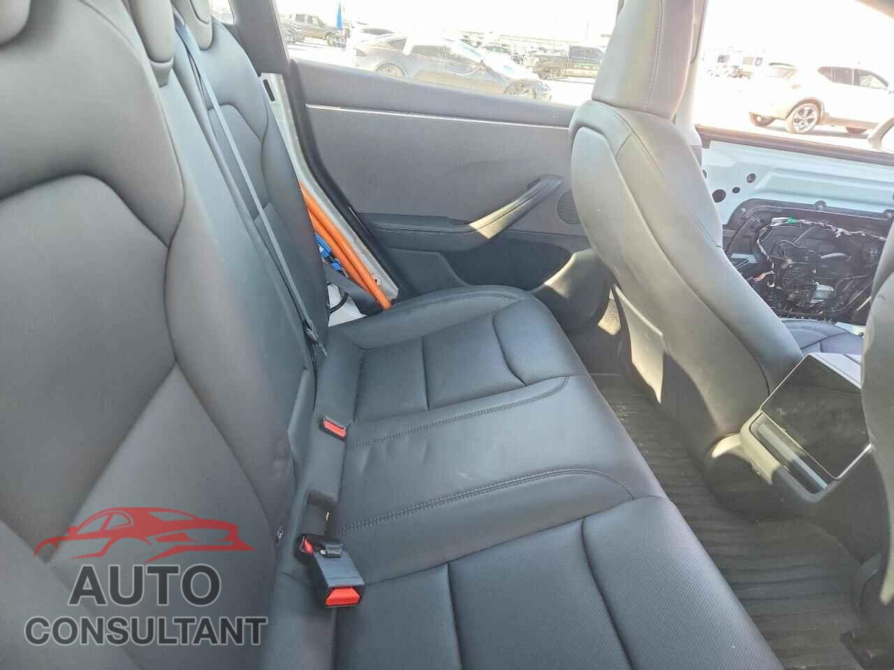 TESLA MODEL 3 2025 - 5YJ3E1EA4SF042116