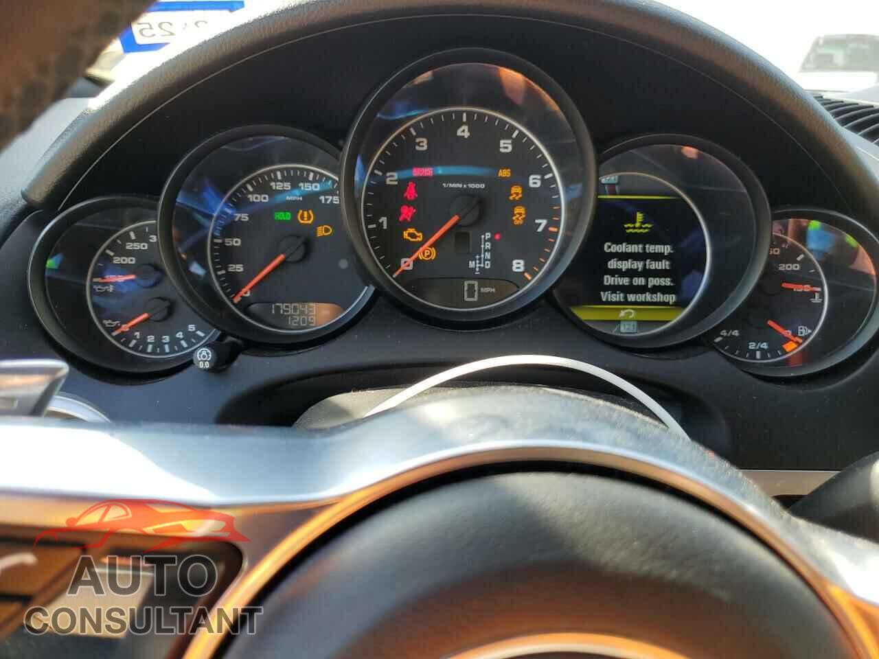 PORSCHE CAYENNE 2016 - WP1AA2A26GKA08694
