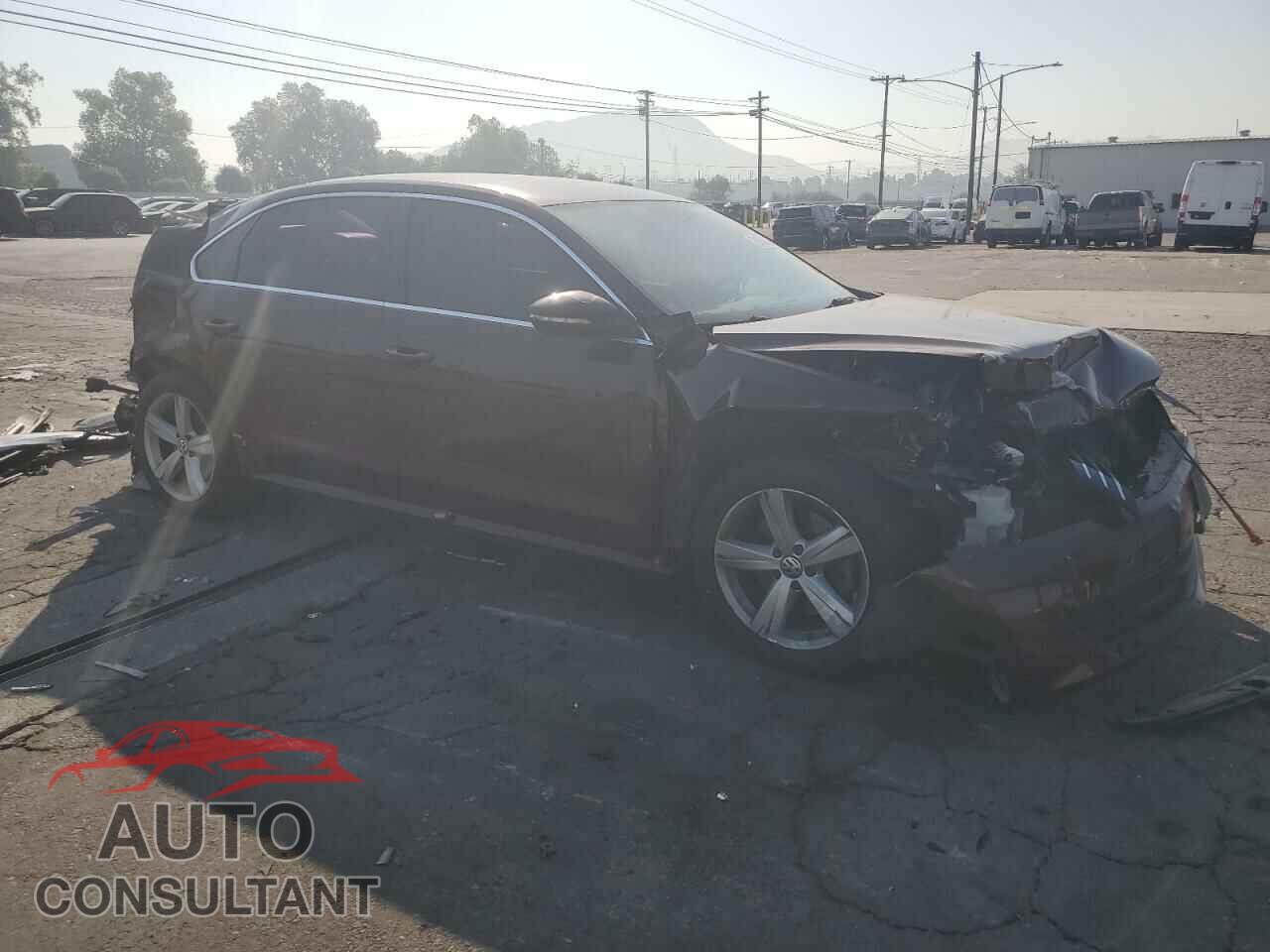 VOLKSWAGEN PASSAT 2012 - 1VWBP7A36CC011073