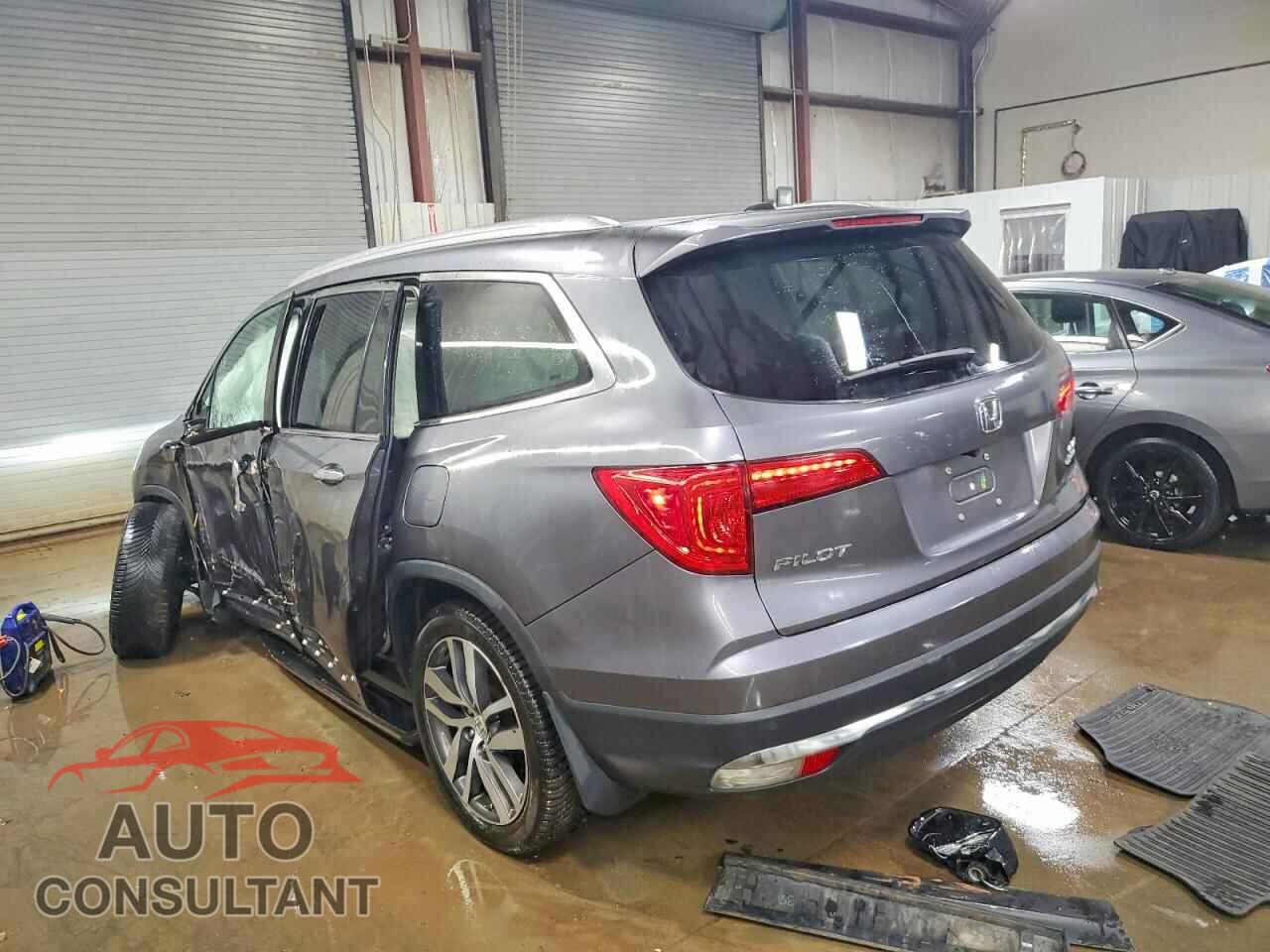 HONDA PILOT 2017 - 5FNYF6H05HB002073