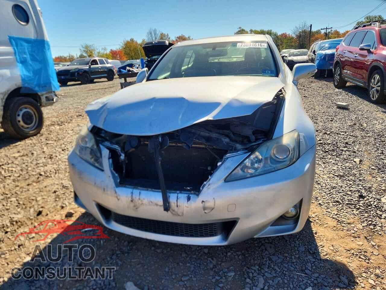 LEXUS IS 2011 - JTHCF5C22B5051459