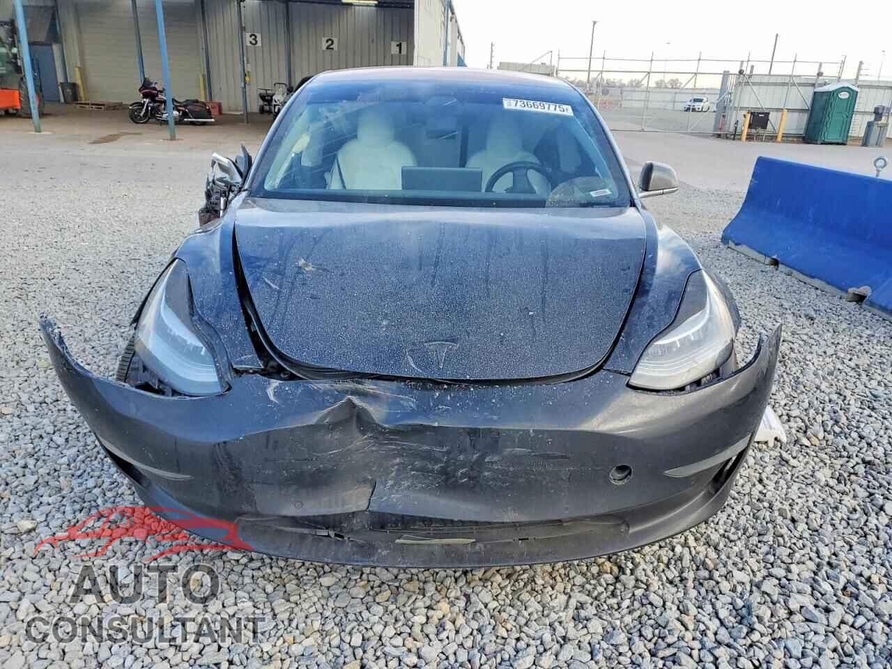 TESLA MODEL 3 2019 - 5YJ3E1EB4KF238131