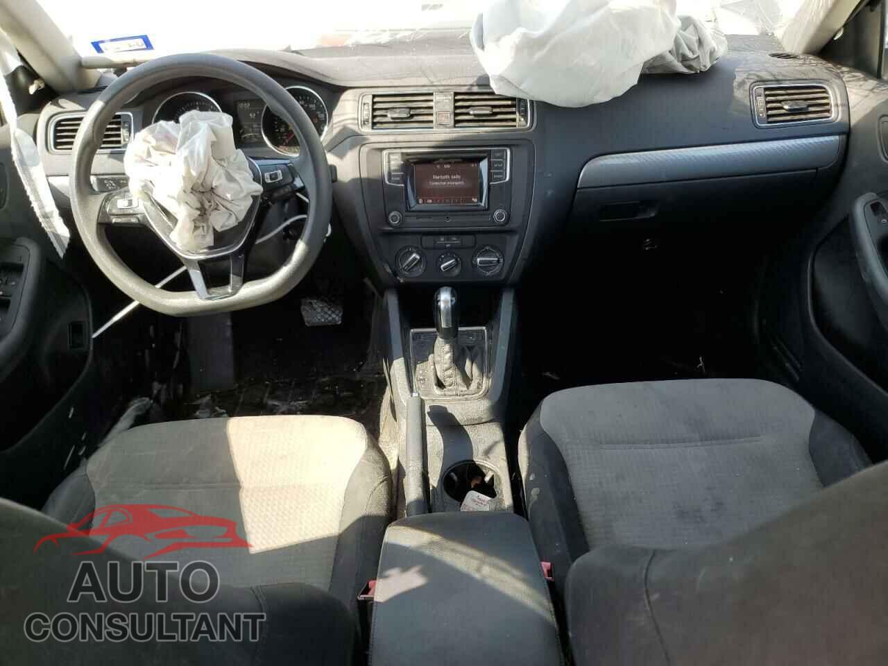 VOLKSWAGEN JETTA 2017 - 3VW2B7AJ1HM255104