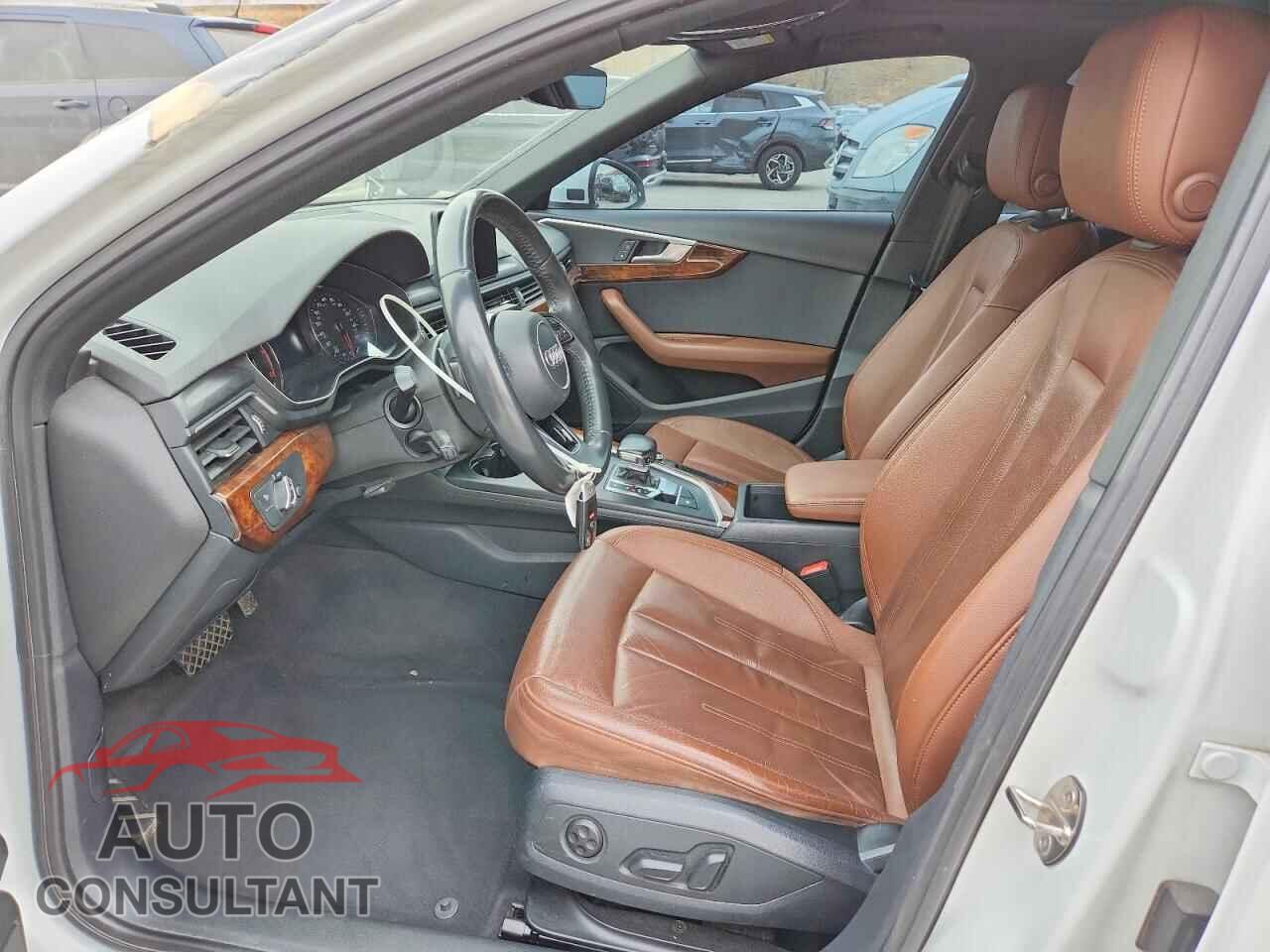 AUDI A4 2019 - WAUDNAF49KN005347