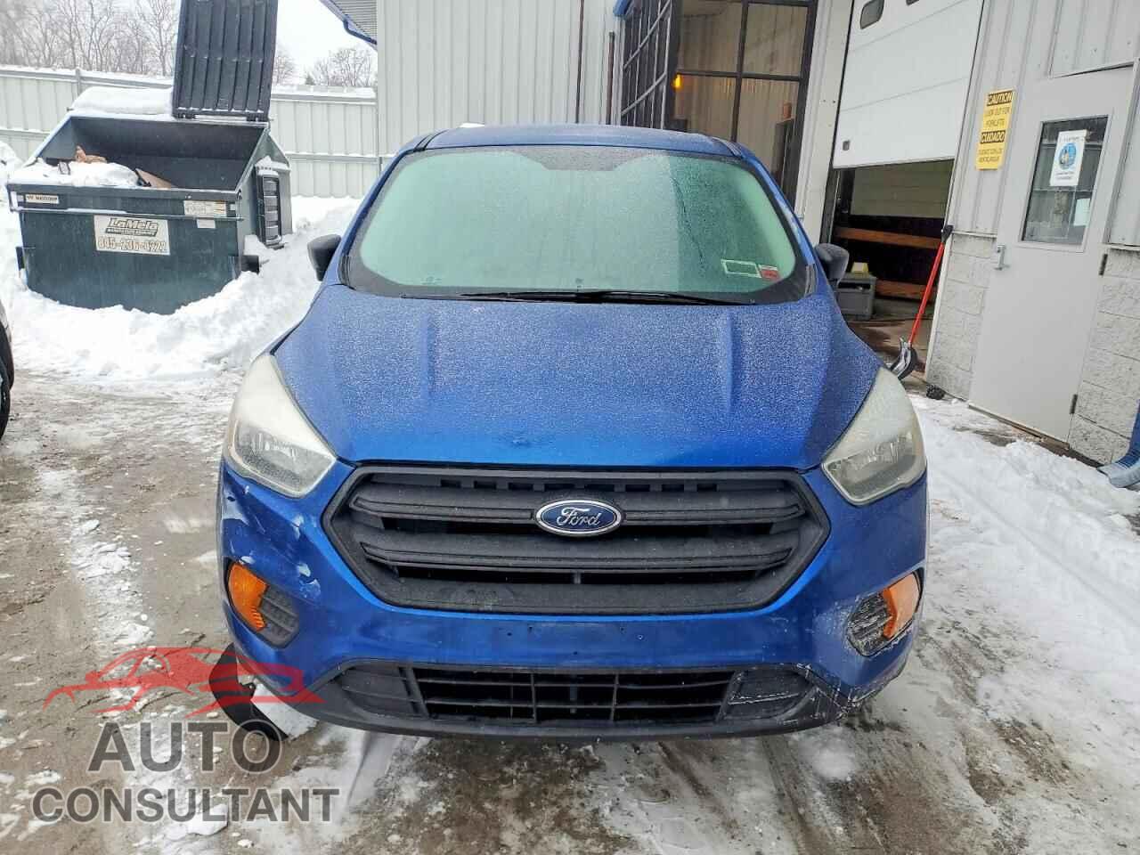 FORD ESCAPE 2017 - 1FMCU0F77HUB11697