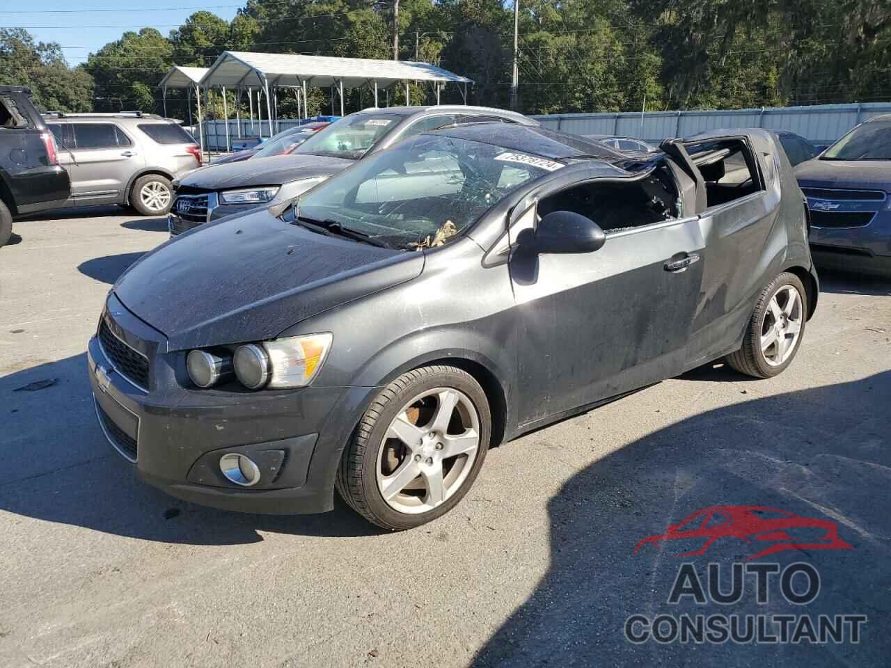 CHEVROLET SONIC 2015 - 1G1JE6SB6F4107619