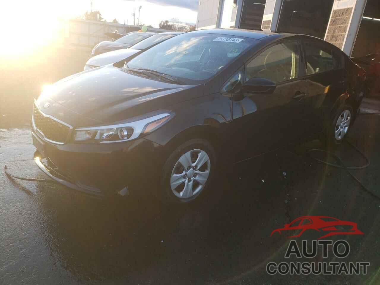 KIA FORTE 2018 - 3KPFK4A74JE193897