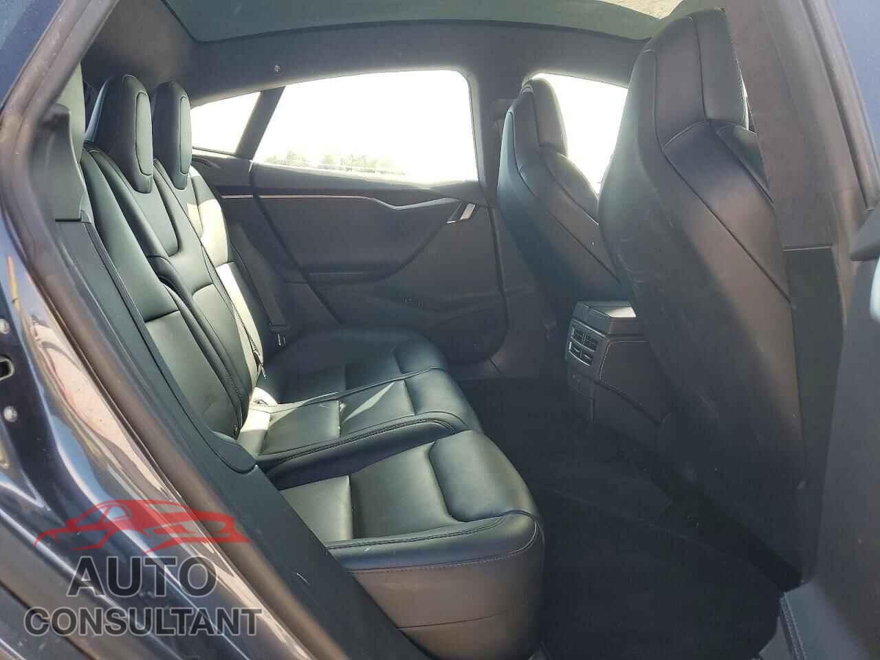 TESLA MODEL S 2019 - 5YJSA1E20KF305377