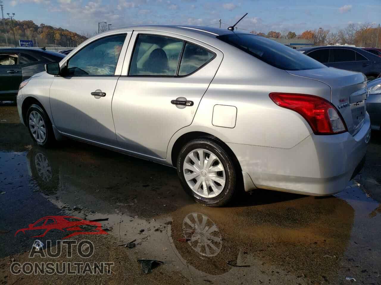 NISSAN VERSA 2019 - 3N1CN7AP3KL817023