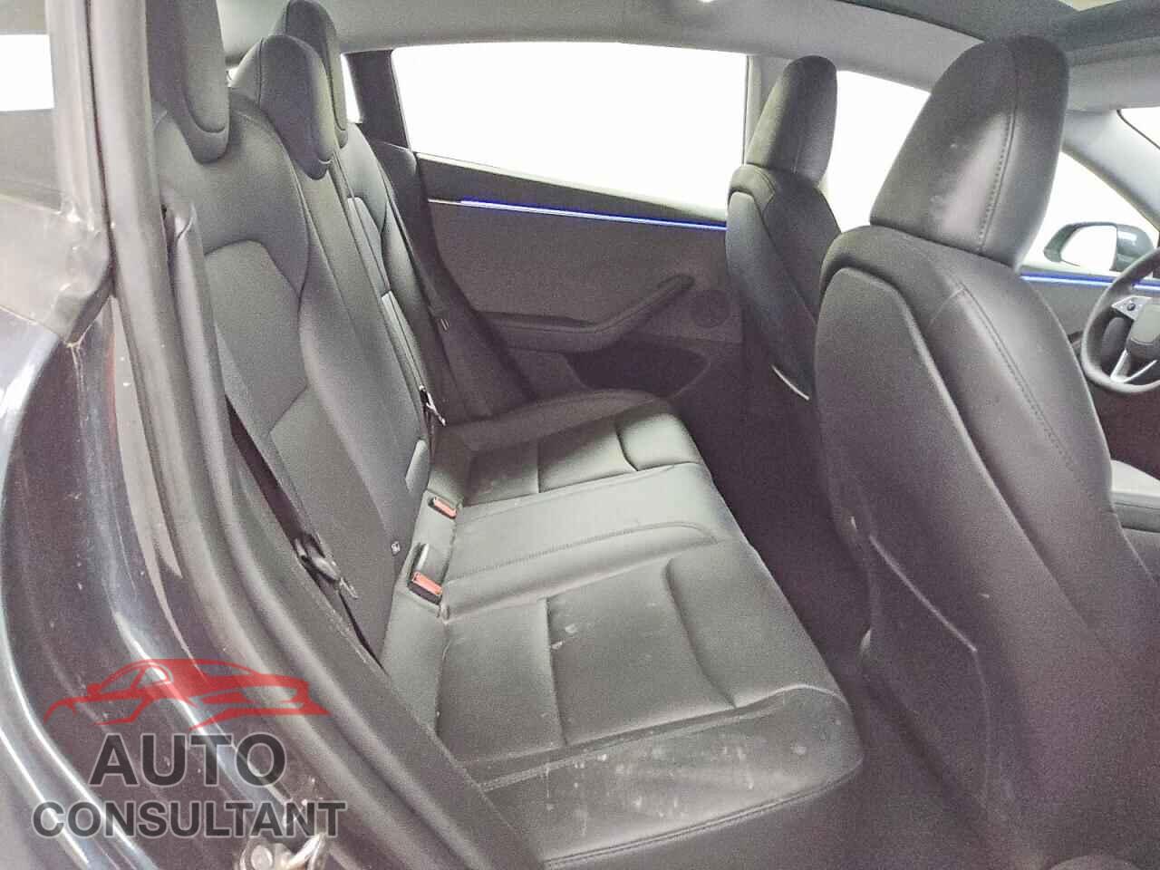 TESLA MODEL 3 2024 - 5YJ3E1EA4RF748433