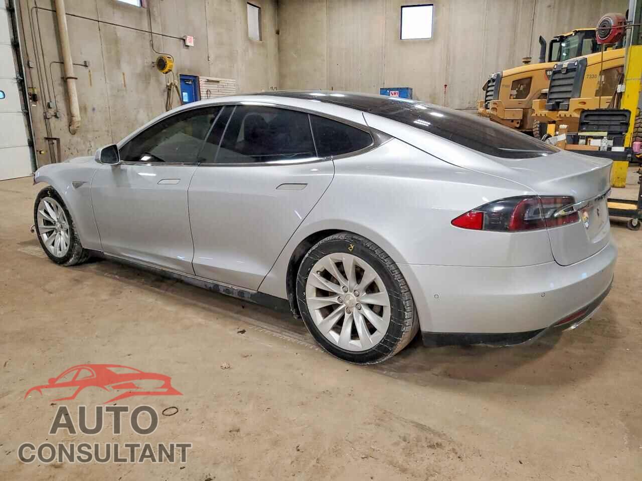 TESLA MODEL S 2015 - 5YJSA1E27FF115128