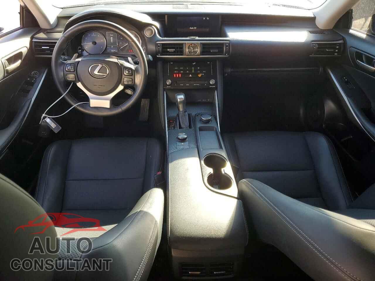 LEXUS IS 2017 - JTHBA1D29H5041800