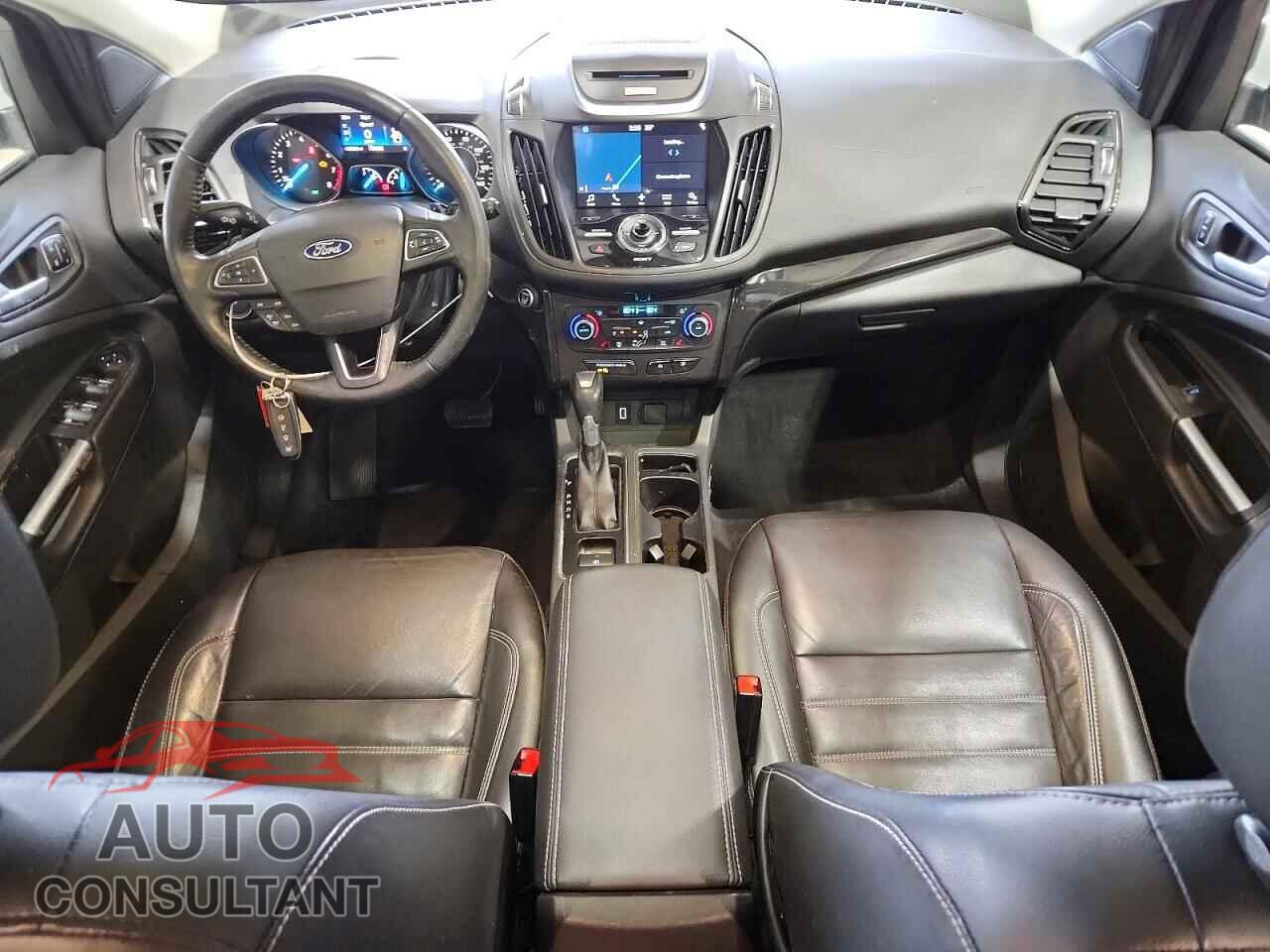 FORD ESCAPE 2017 - 1FMCU9JD3HUC09966