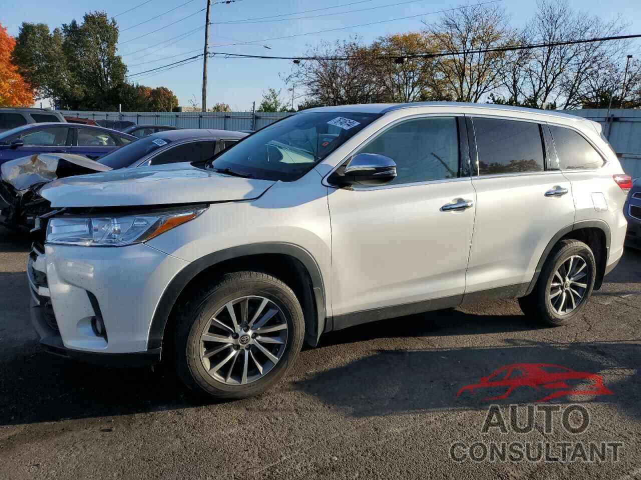 TOYOTA HIGHLANDER 2019 - 5TDJZRFH6KS628107