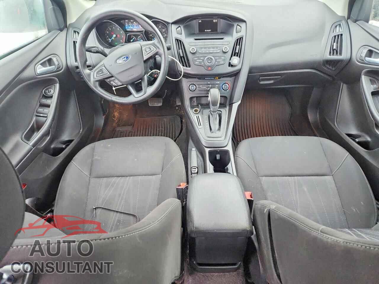 FORD FOCUS 2017 - 1FADP3F20HL324167