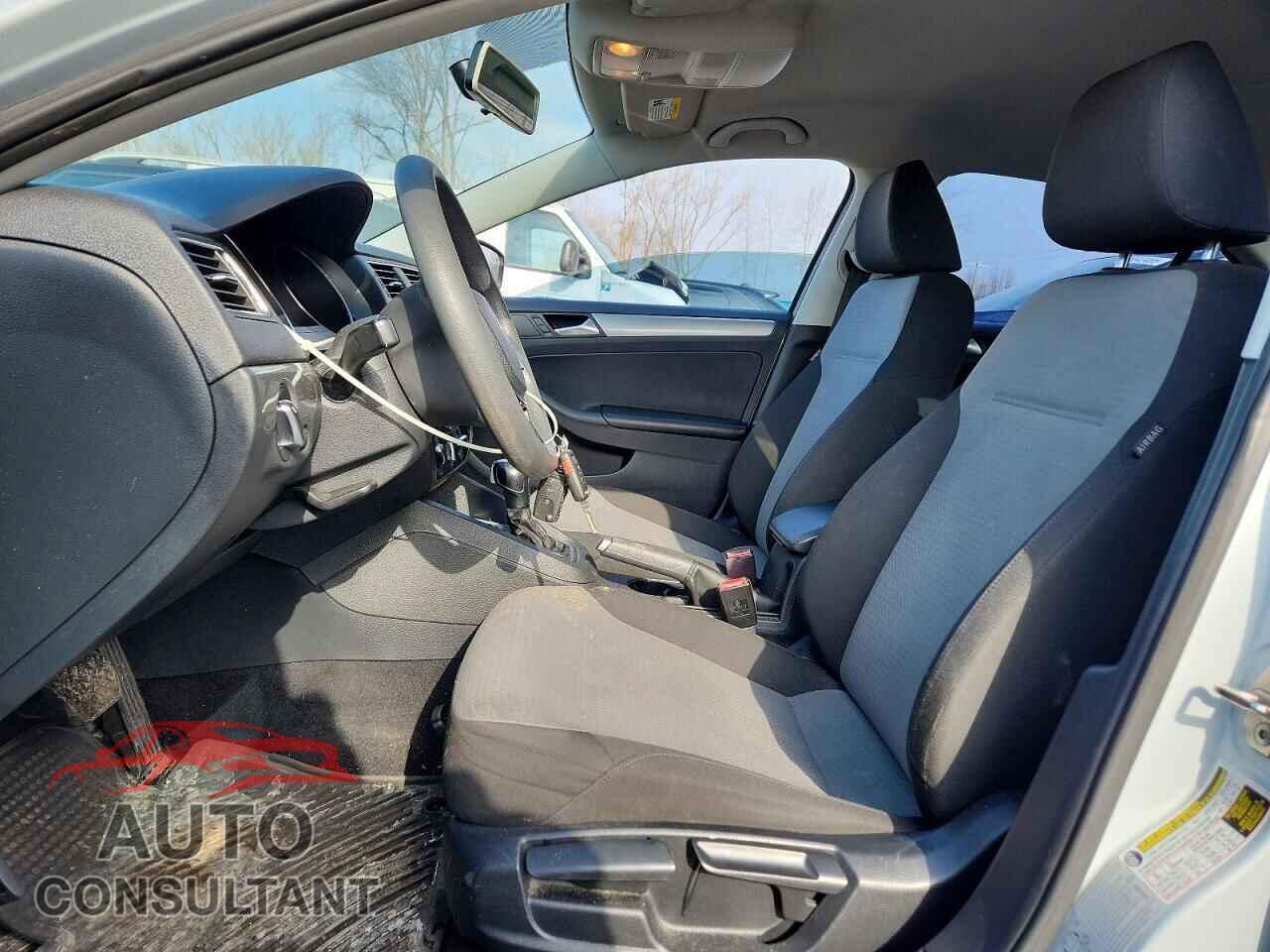 VOLKSWAGEN JETTA 2017 - 3VW2B7AJ4HM299176