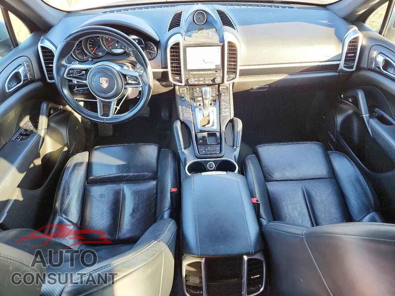 PORSCHE CAYENNE 2017 - WP1AA2A22HKA83605