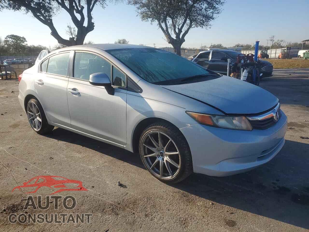 HONDA CIVIC 2012 - 2HGFB2F55CH504323