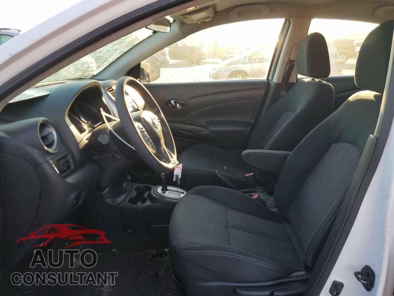 NISSAN VERSA 2018 - 3N1CN7AP4JL828675
