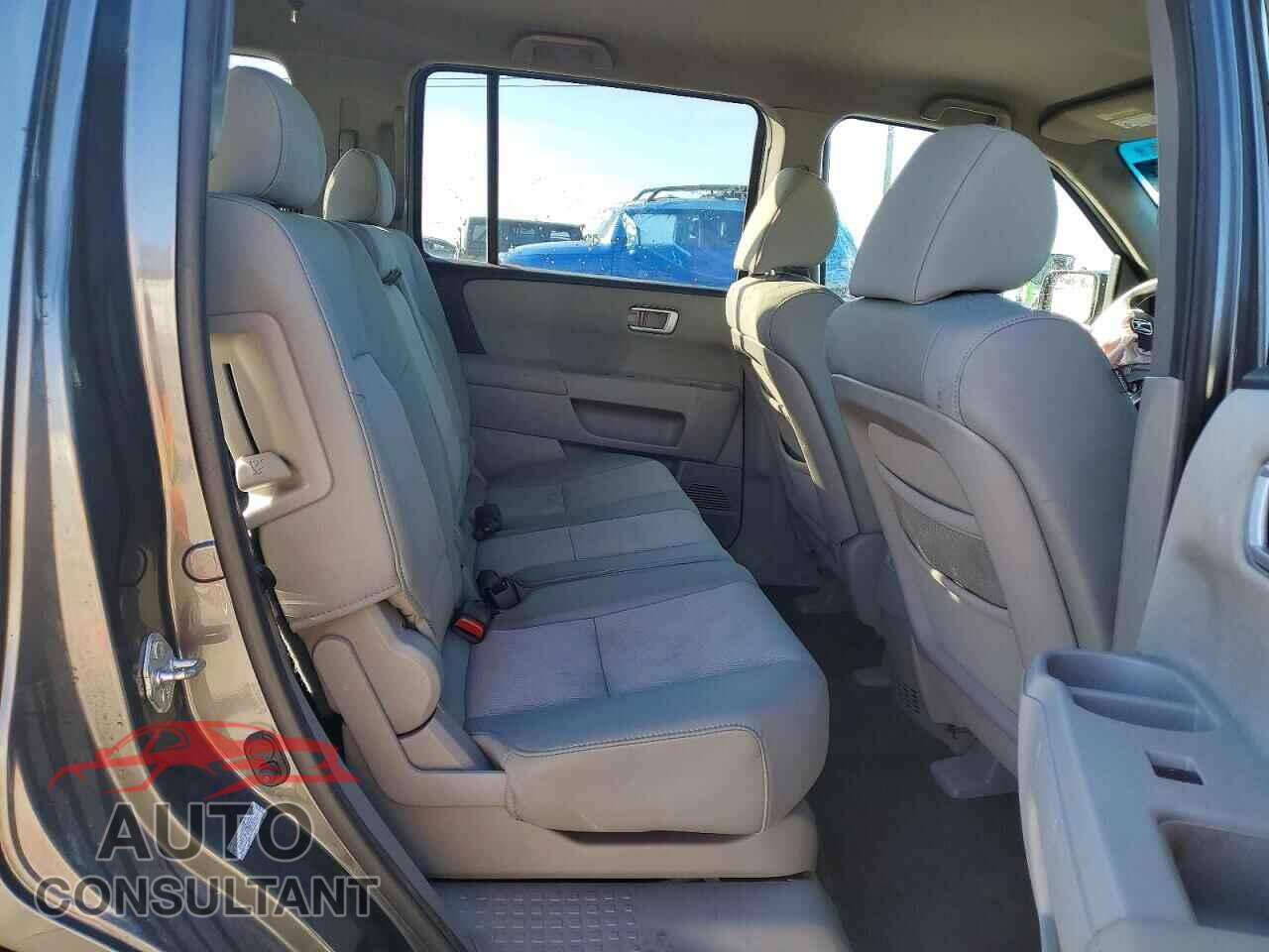 HONDA PILOT 2011 - 5FNYF3H27BB007377