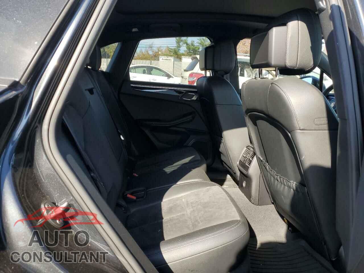 PORSCHE MACAN 2018 - WP1AA2A58JLB11367